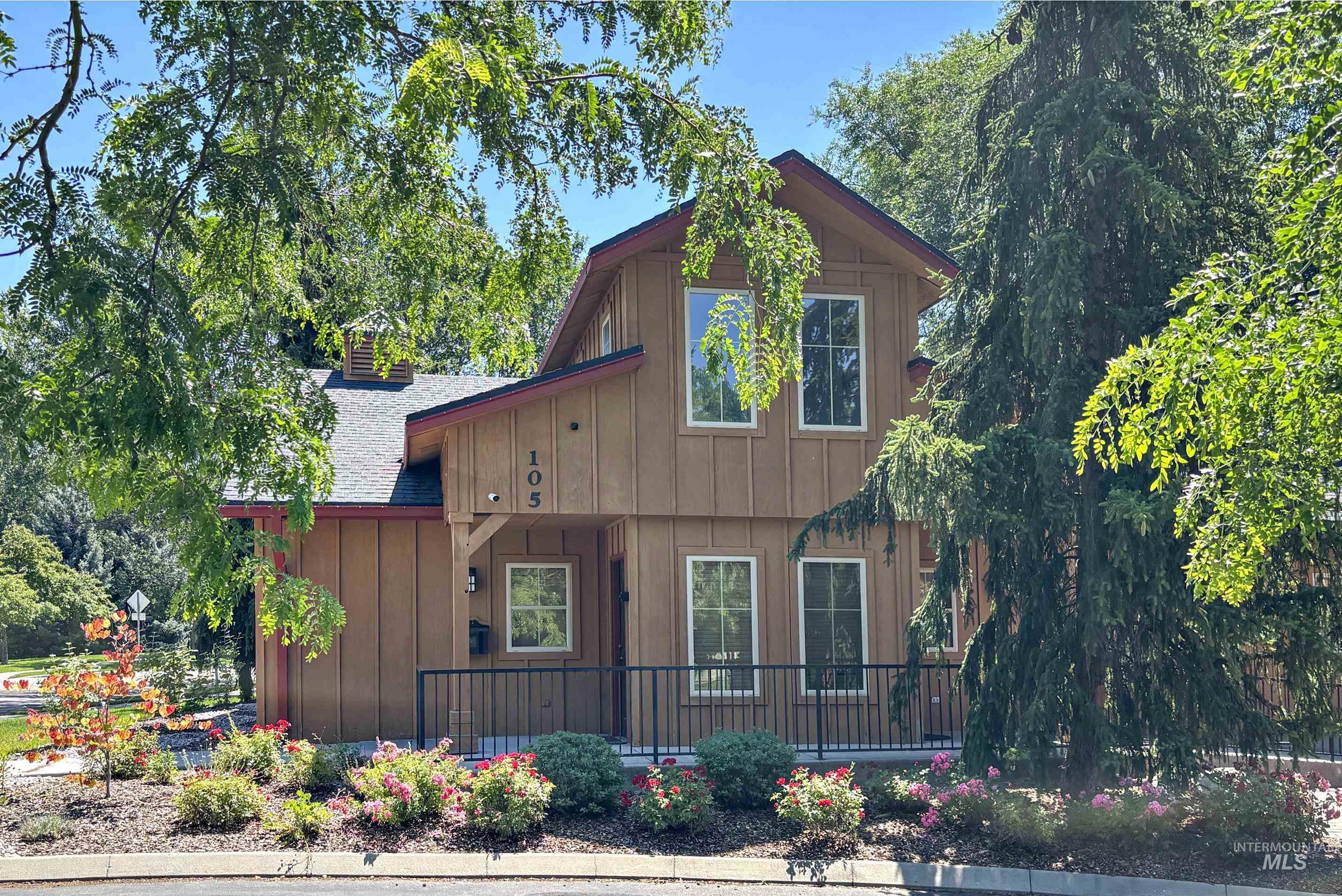 830 E Thunderbird Court, Eagle, Idaho 83616, 3 Bedrooms, 2 Bathrooms, Residential For Sale, Price $650,000, 98991869