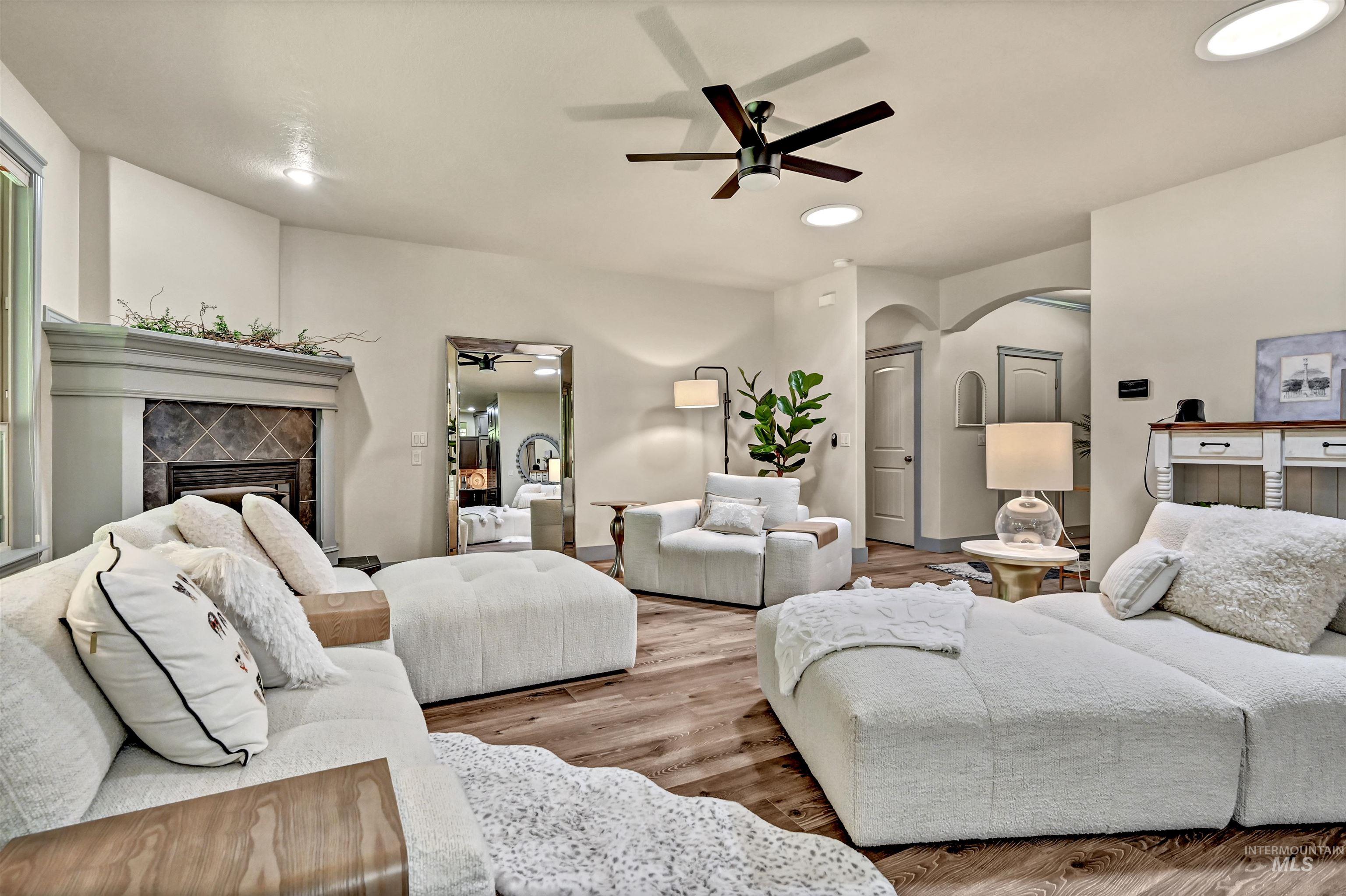 830 E Thunderbird Court, Eagle, Idaho 83616, 3 Bedrooms, 2 Bathrooms, Residential For Sale, Price $650,000, 98991869
