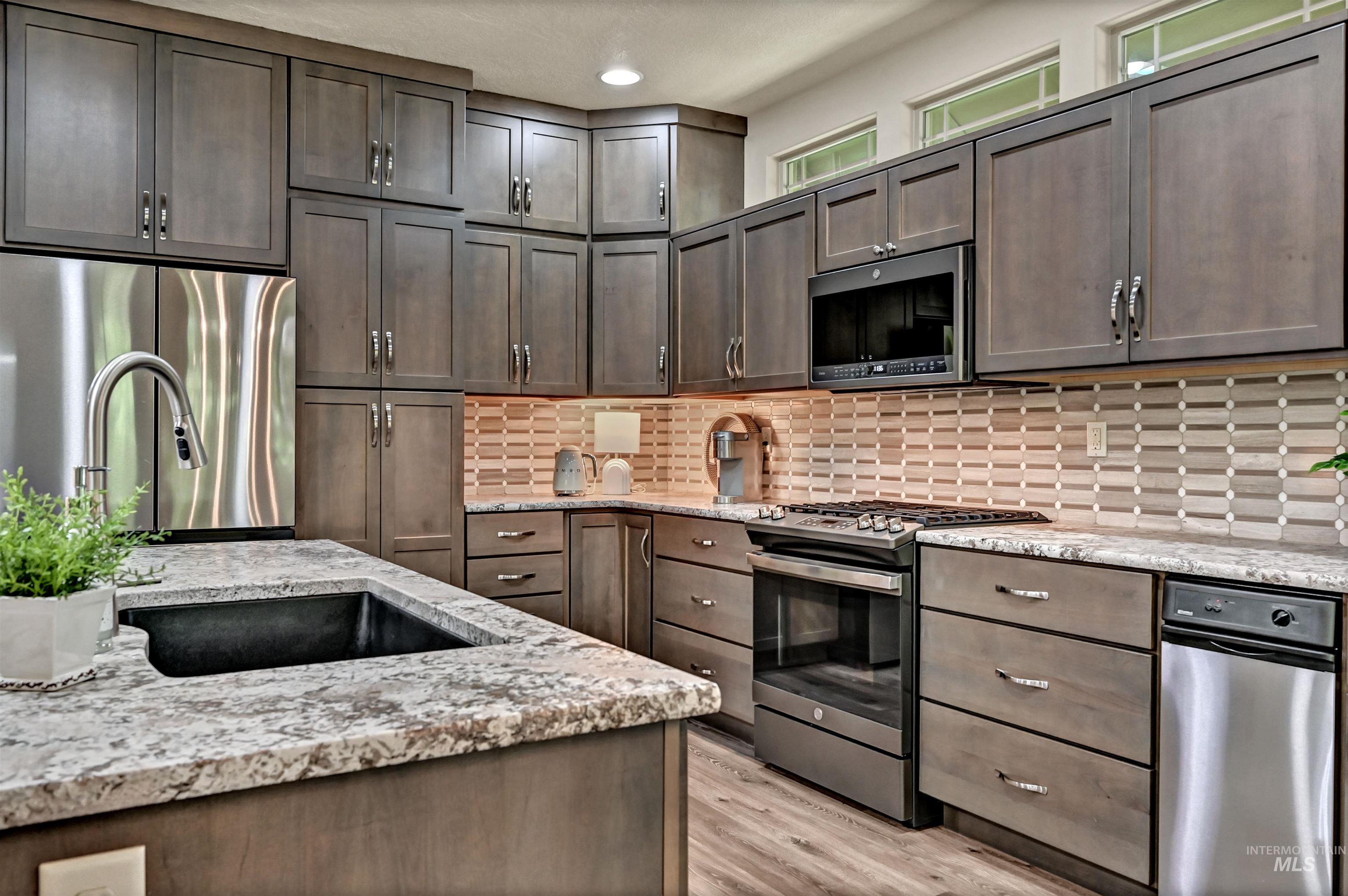 830 E Thunderbird Court, Eagle, Idaho 83616, 3 Bedrooms, 2 Bathrooms, Residential For Sale, Price $650,000, 98991869