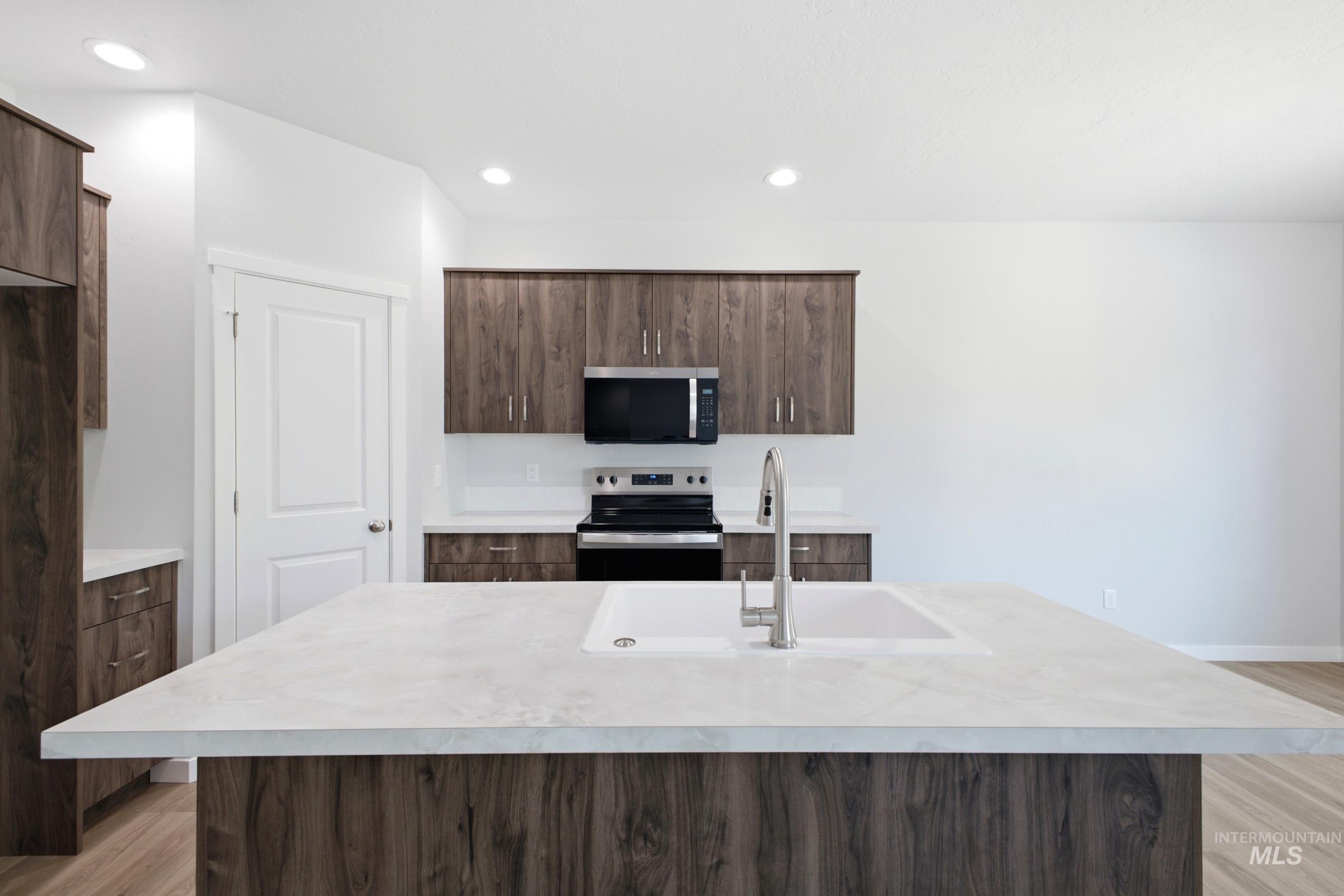 14104 Shiny Spruce St, Caldwell, Idaho 83607, 3 Bedrooms, 2 Bathrooms, Residential For Sale, Price $429,990,MLS 98991873