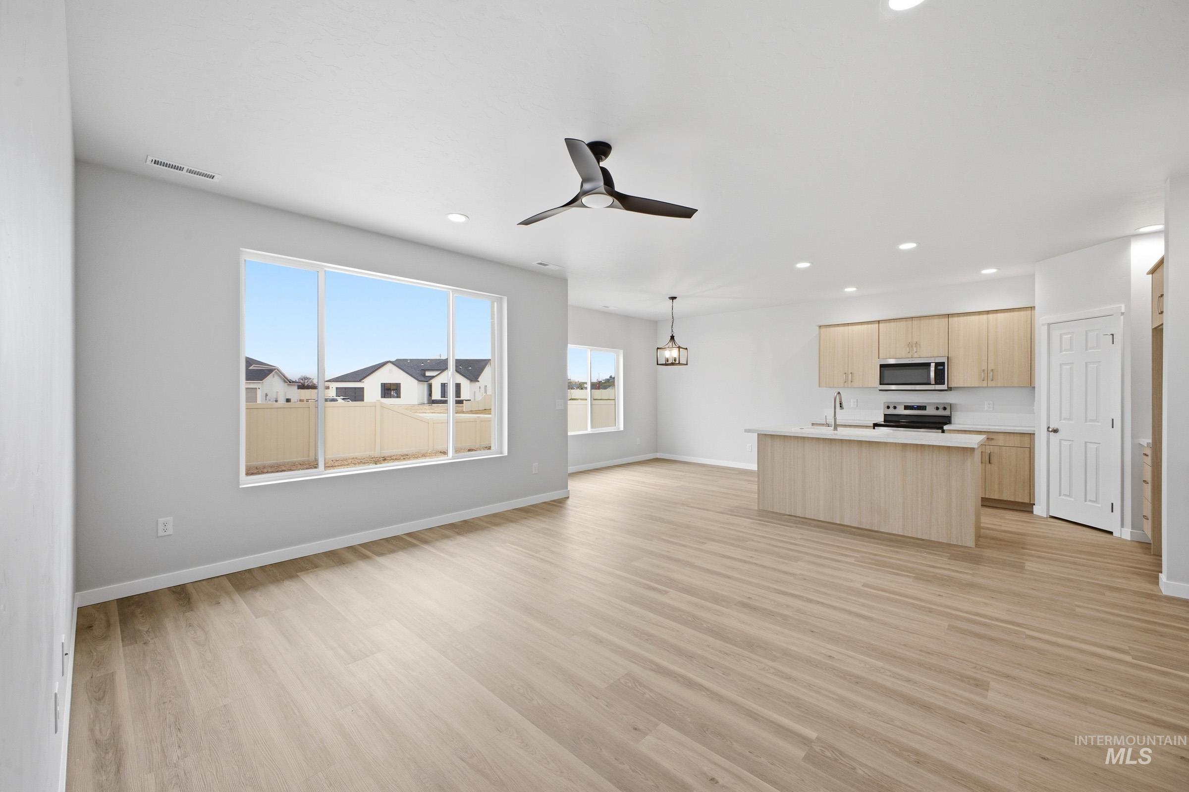 14104 Shiny Spruce St, Caldwell, Idaho 83607, 3 Bedrooms, 2 Bathrooms, Residential For Sale, Price $454,990, 98991873
