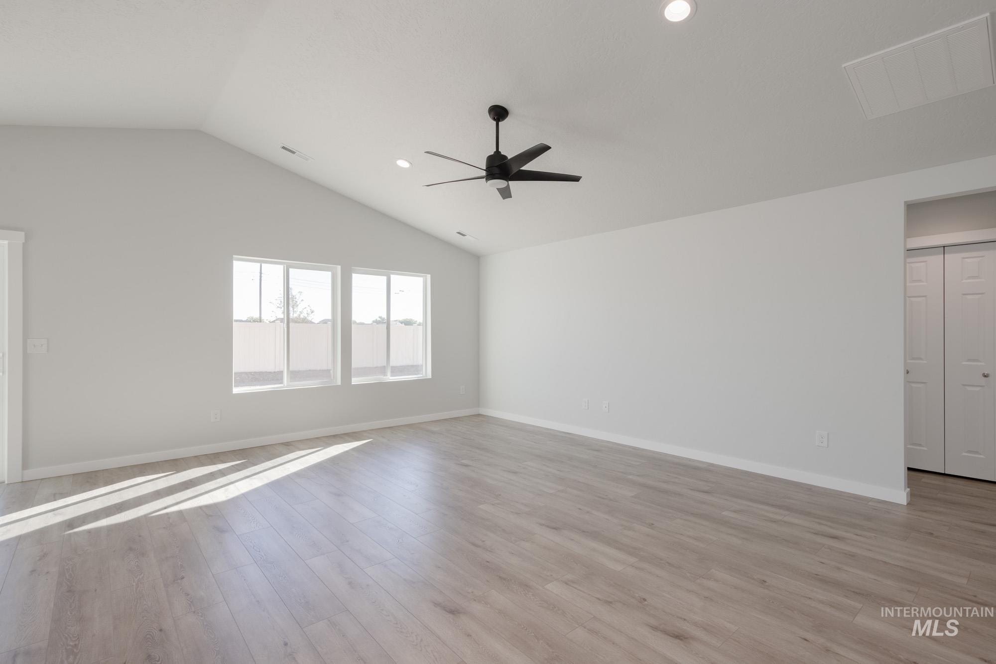 14092 Shiny Spruce St, Caldwell, Idaho 83607, 3 Bedrooms, 2 Bathrooms, Residential For Sale, Price $419,990, 98991875