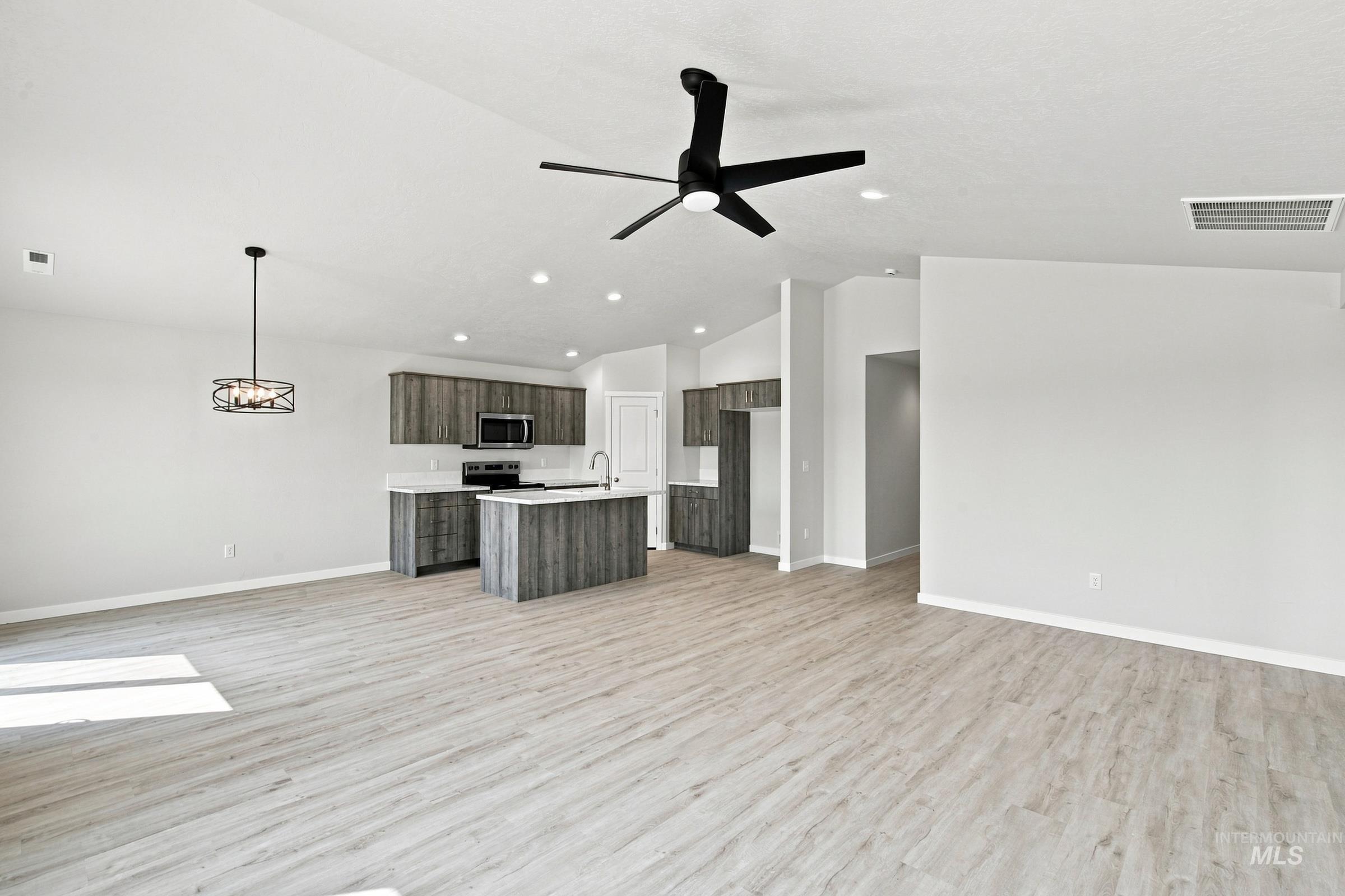 4576 S Amsterdam Ave, Nampa, Idaho 83686, 3 Bedrooms, 2 Bathrooms, Residential For Sale, Price $424,990,MLS 98991885