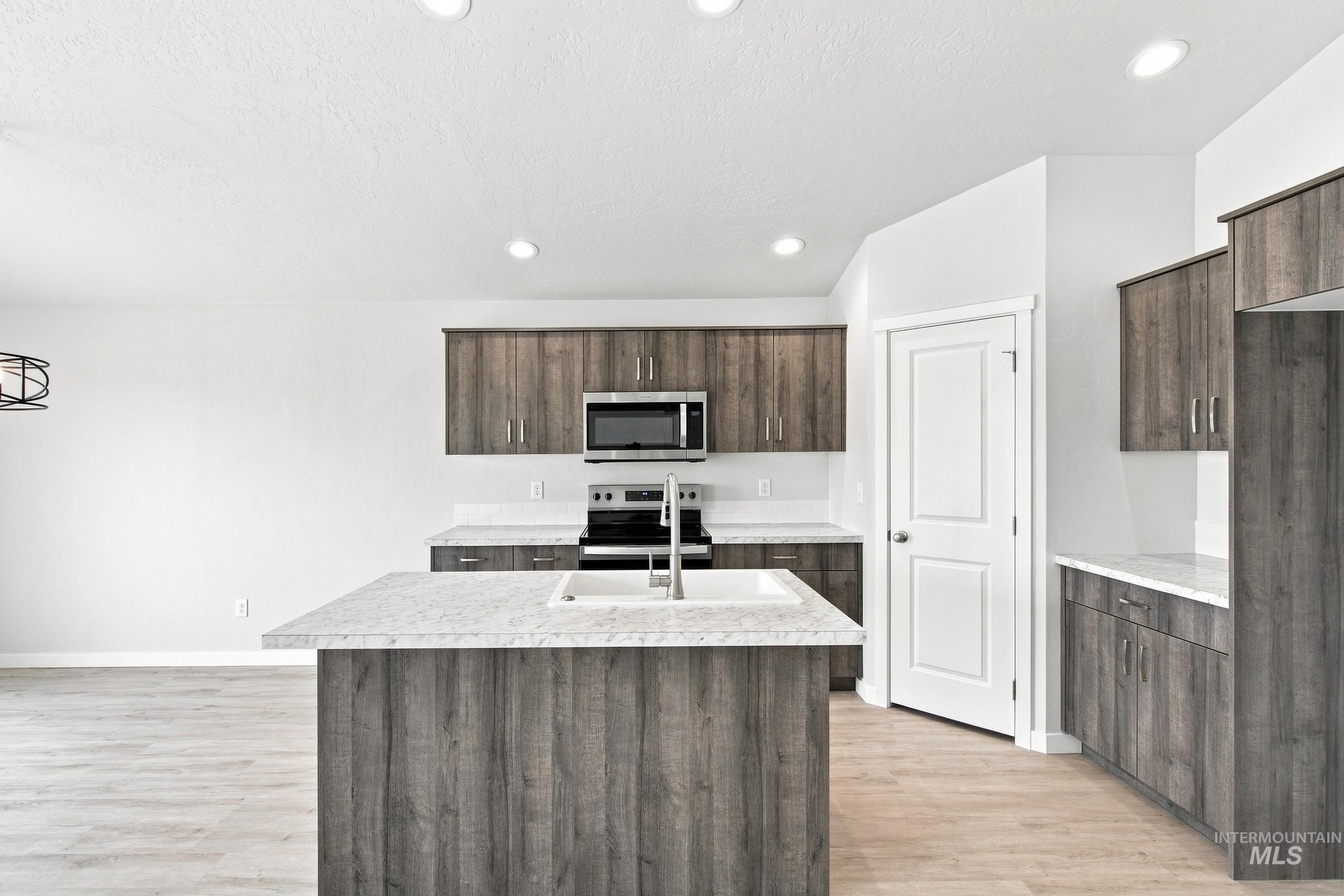 4576 S Amsterdam Ave, Nampa, Idaho 83686, 3 Bedrooms, 2 Bathrooms, Residential For Sale, Price $424,990,MLS 98991885