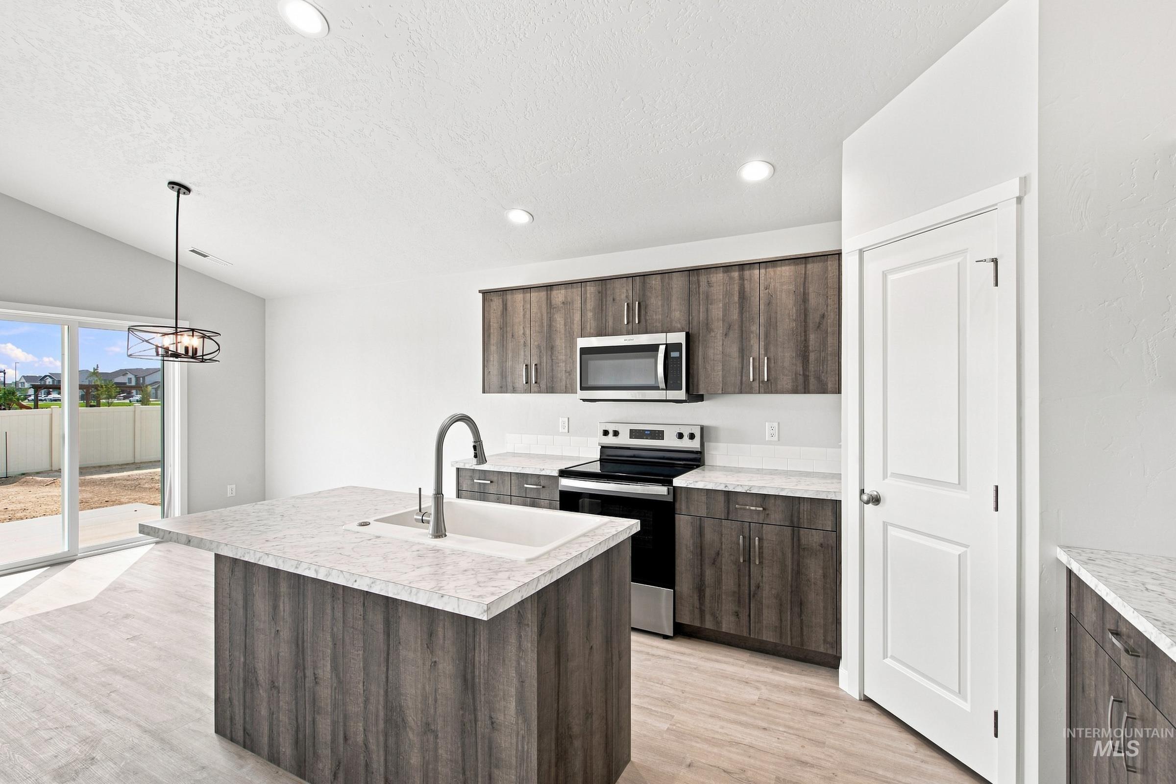 4576 S Amsterdam Ave, Nampa, Idaho 83686, 3 Bedrooms, 2 Bathrooms, Residential For Sale, Price $424,990,MLS 98991885