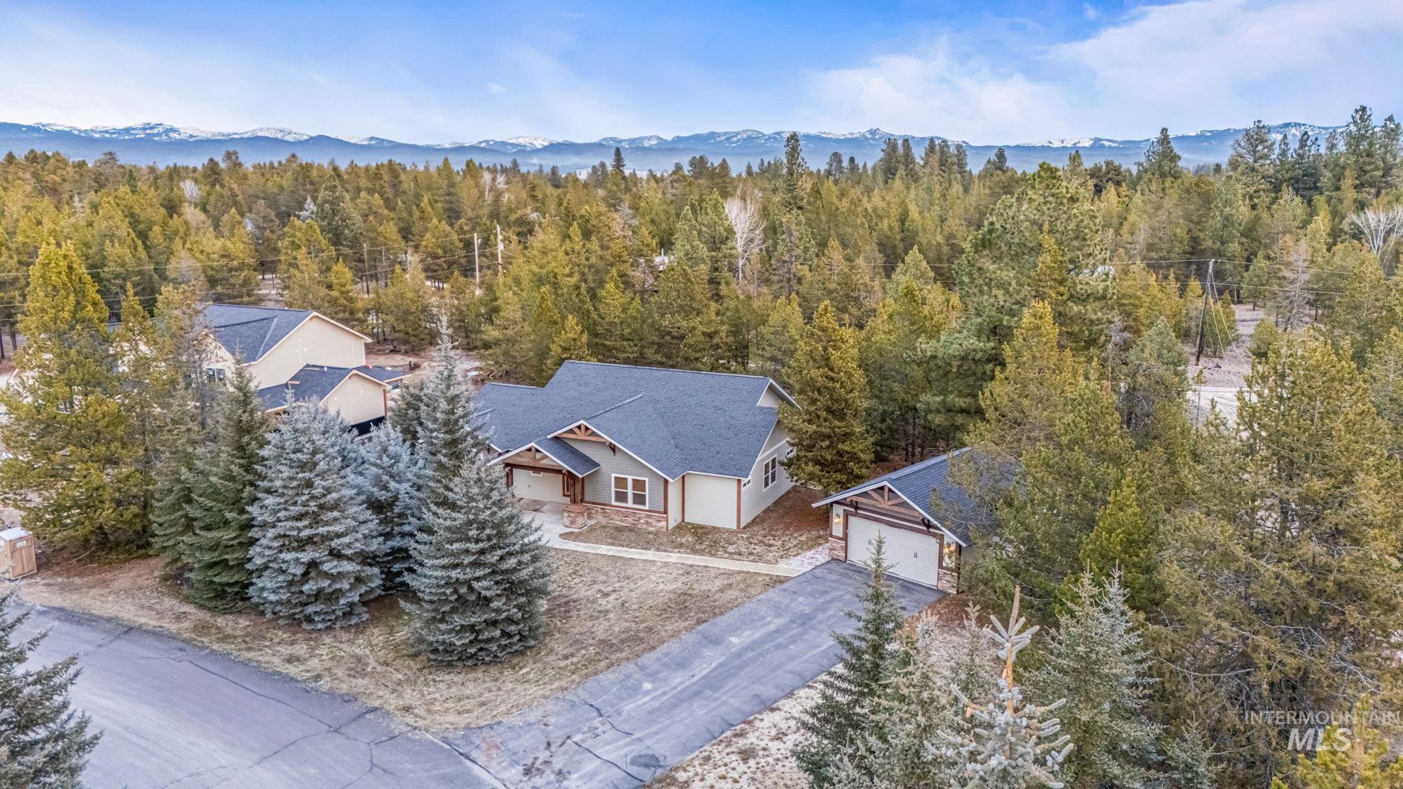 29 Pointe at Goldfork Ct., Donnelly, Idaho 83615-0000, 4 Bedrooms, 3.5 Bathrooms, Residential For Sale, Price $1,100,000, 98991887