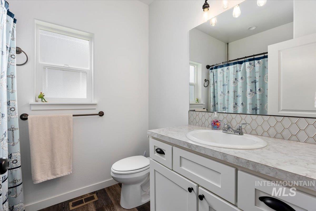 1278 Creekside Way, Twin Falls, Idaho 83301, 3 Bedrooms, 2 Bathrooms, Residential For Sale, Price $439,900, 98991898