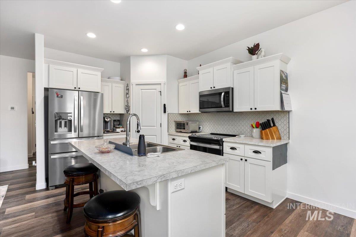 1278 Creekside Way, Twin Falls, Idaho 83301, 3 Bedrooms, 2 Bathrooms, Residential For Sale, Price $439,900, 98991898