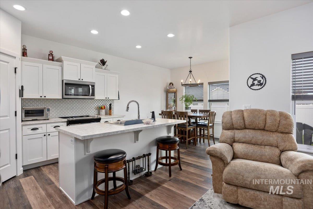 1278 Creekside Way, Twin Falls, Idaho 83301, 3 Bedrooms, 2 Bathrooms, Residential For Sale, Price $439,900, 98991898