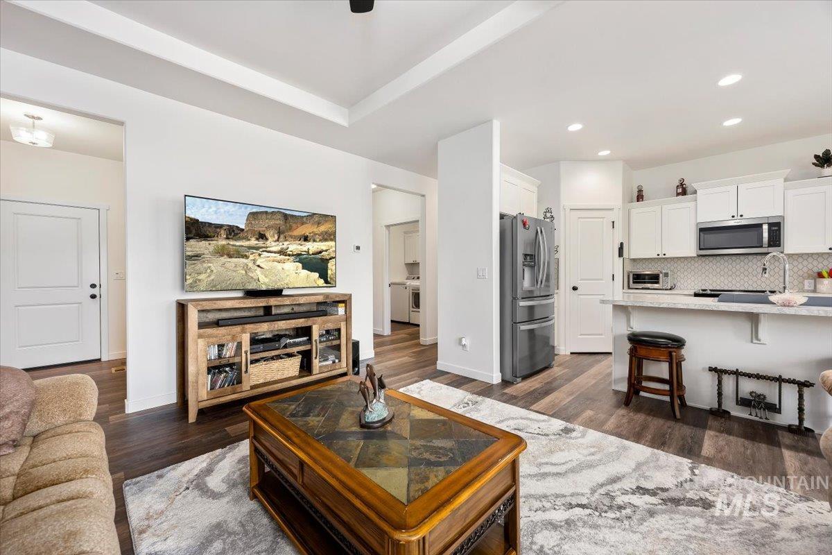 1278 Creekside Way, Twin Falls, Idaho 83301, 3 Bedrooms, 2 Bathrooms, Residential For Sale, Price $439,900, 98991898