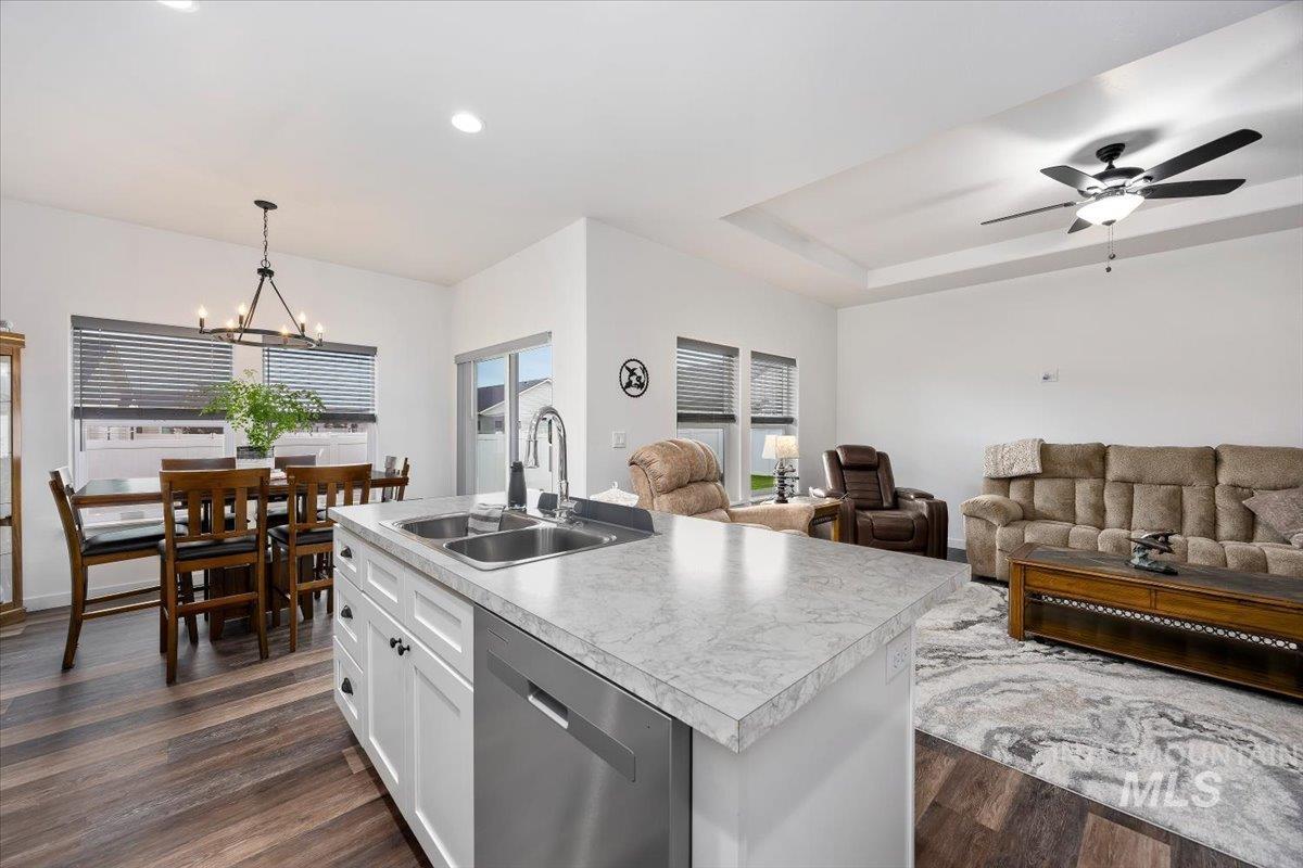 1278 Creekside Way, Twin Falls, Idaho 83301, 3 Bedrooms, 2 Bathrooms, Residential For Sale, Price $439,900, 98991898