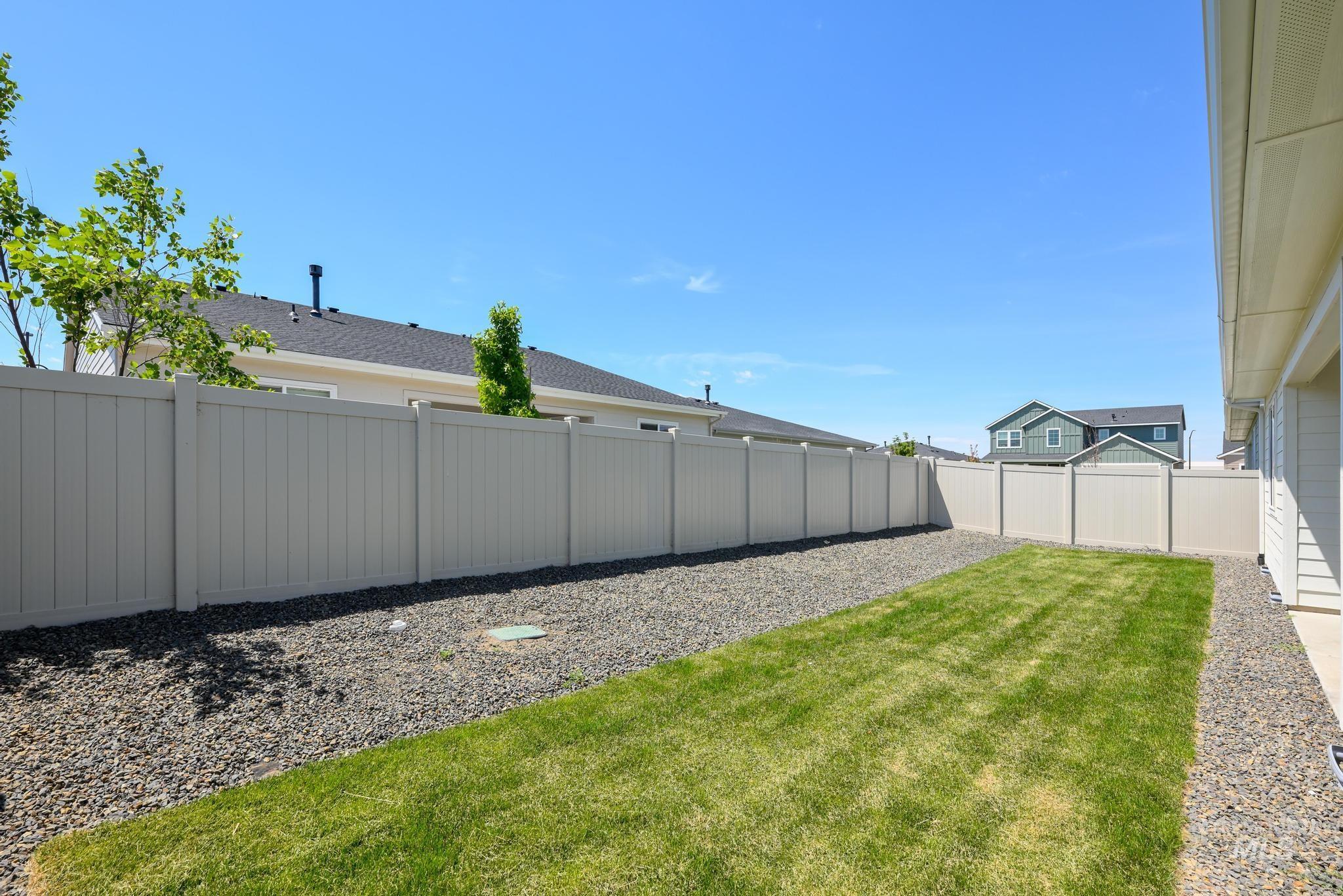 6285 W Snow Currant St, Meridian, Idaho 83646, 3 Bedrooms, 2 Bathrooms, Residential For Sale, Price $559,000, 98991902