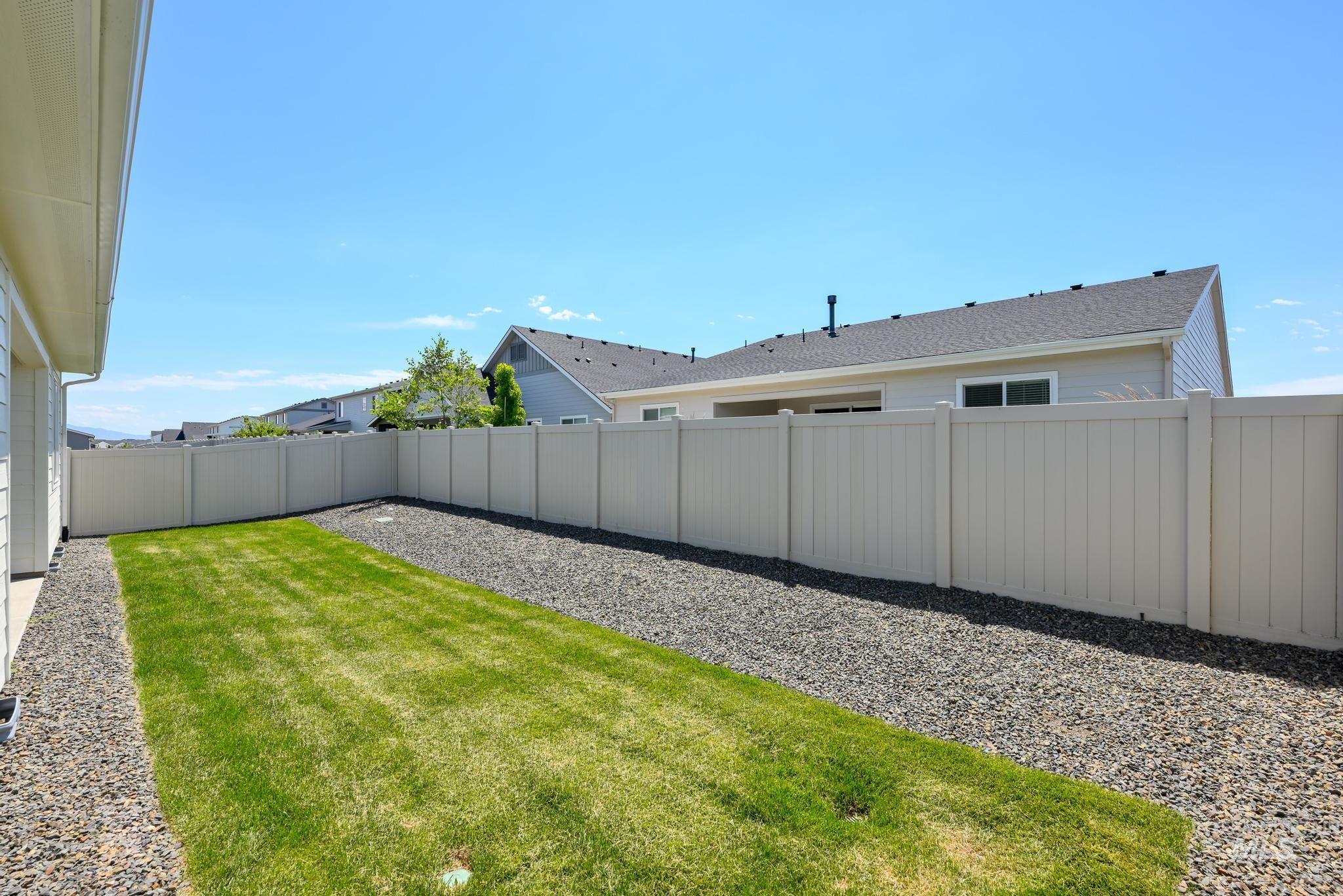 6285 W Snow Currant St, Meridian, Idaho 83646, 3 Bedrooms, 2 Bathrooms, Residential For Sale, Price $559,000, 98991902