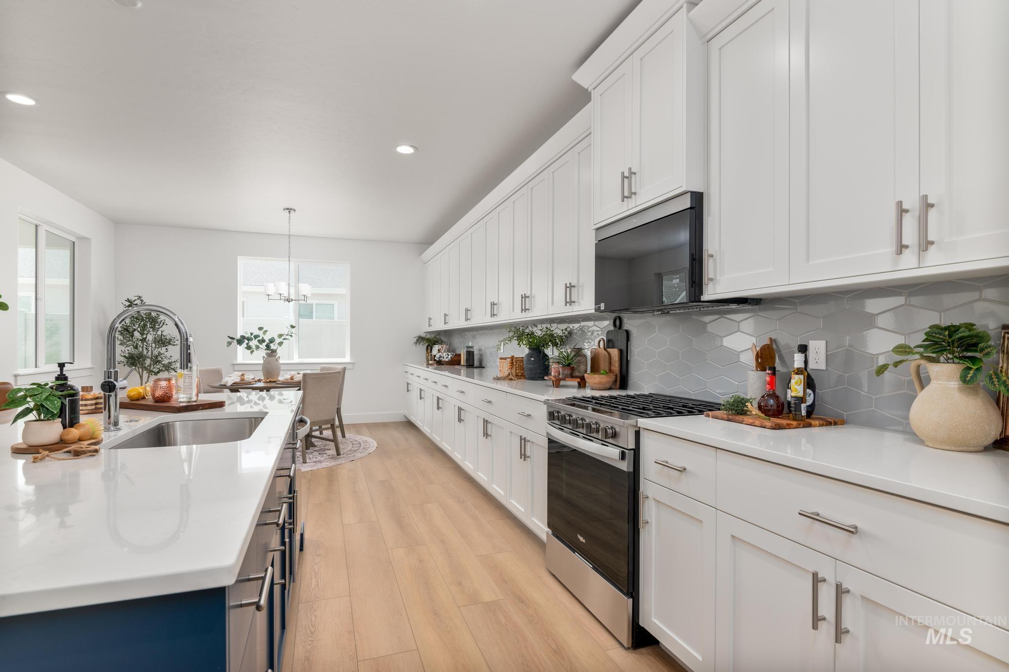 6285 W Snow Currant St, Meridian, Idaho 83646, 3 Bedrooms, 2 Bathrooms, Residential For Sale, Price $559,000, 98991902