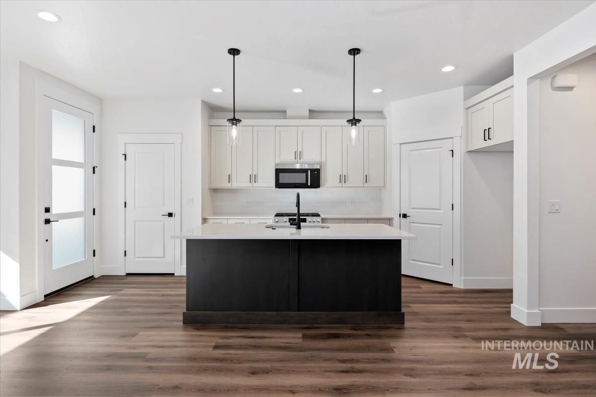 752 S Calhoun Ln., Star, Idaho 83669, 3 Bedrooms, 2.5 Bathrooms, Residential For Sale, Price $404,880, 98991904