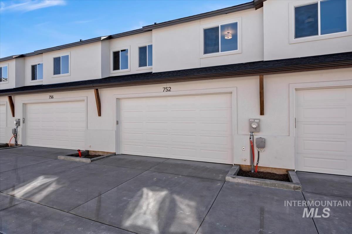 752 S Calhoun Ln., Star, Idaho 83669, 3 Bedrooms, 2.5 Bathrooms, Residential For Sale, Price $404,880, 98991904