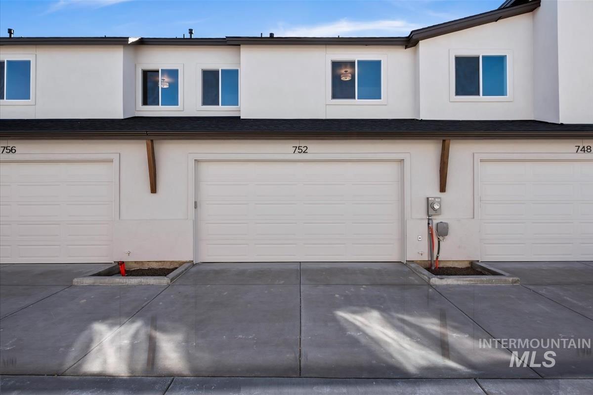 752 S Calhoun Ln., Star, Idaho 83669, 3 Bedrooms, 2.5 Bathrooms, Residential For Sale, Price $404,880, 98991904