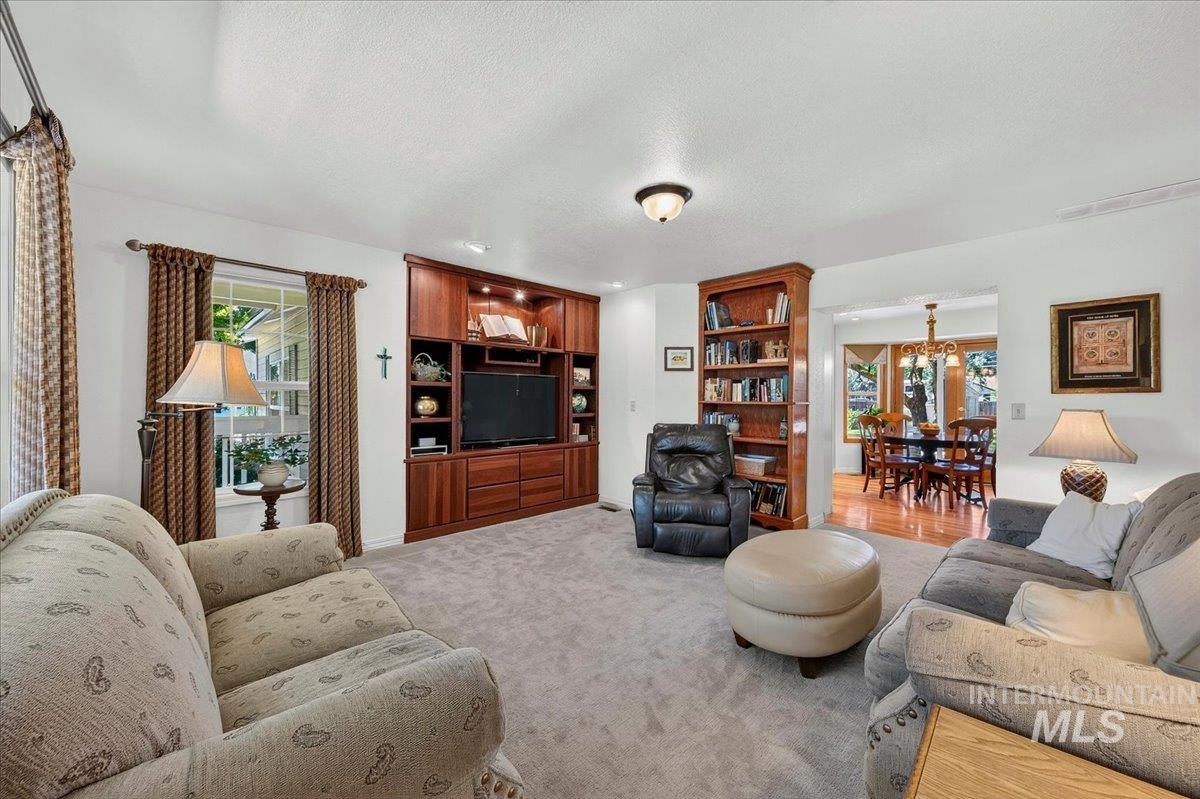 7201 W El Caballo Dr, Boise, Idaho 83704-7323, 4 Bedrooms, 2.5 Bathrooms, Residential For Sale, Price $799,900, 98991908