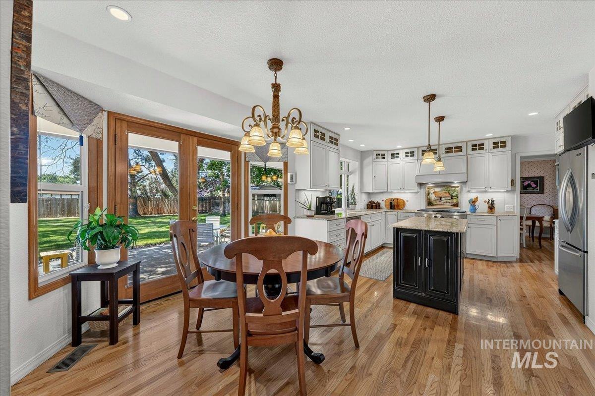 7201 W El Caballo Dr, Boise, Idaho 83704-7323, 4 Bedrooms, 2.5 Bathrooms, Residential For Sale, Price $799,900, 98991908