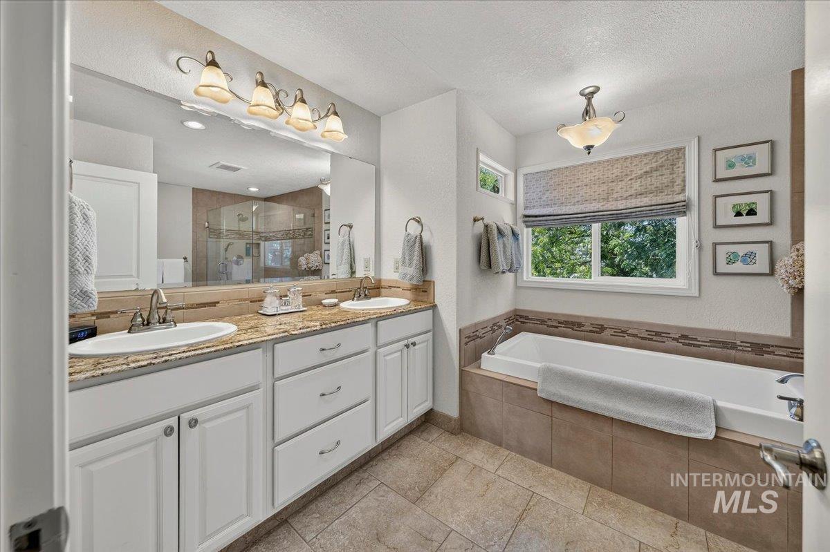 7201 W El Caballo Dr, Boise, Idaho 83704-7323, 4 Bedrooms, 2.5 Bathrooms, Residential For Sale, Price $799,900, 98991908