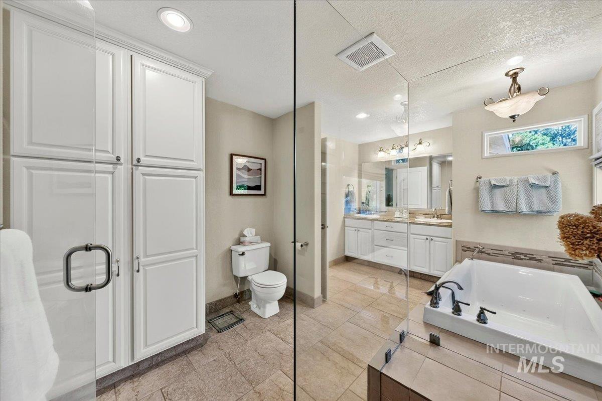 7201 W El Caballo Dr, Boise, Idaho 83704-7323, 4 Bedrooms, 2.5 Bathrooms, Residential For Sale, Price $799,900, 98991908