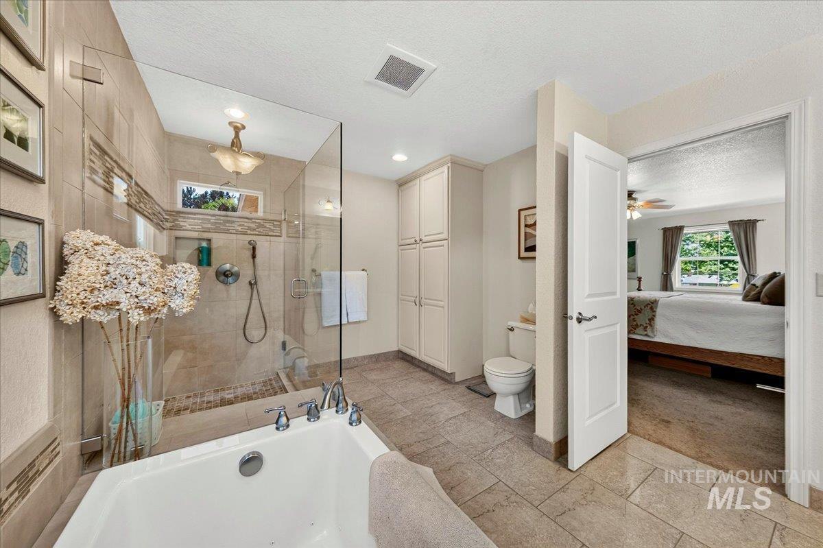 7201 W El Caballo Dr, Boise, Idaho 83704-7323, 4 Bedrooms, 2.5 Bathrooms, Residential For Sale, Price $799,900, 98991908