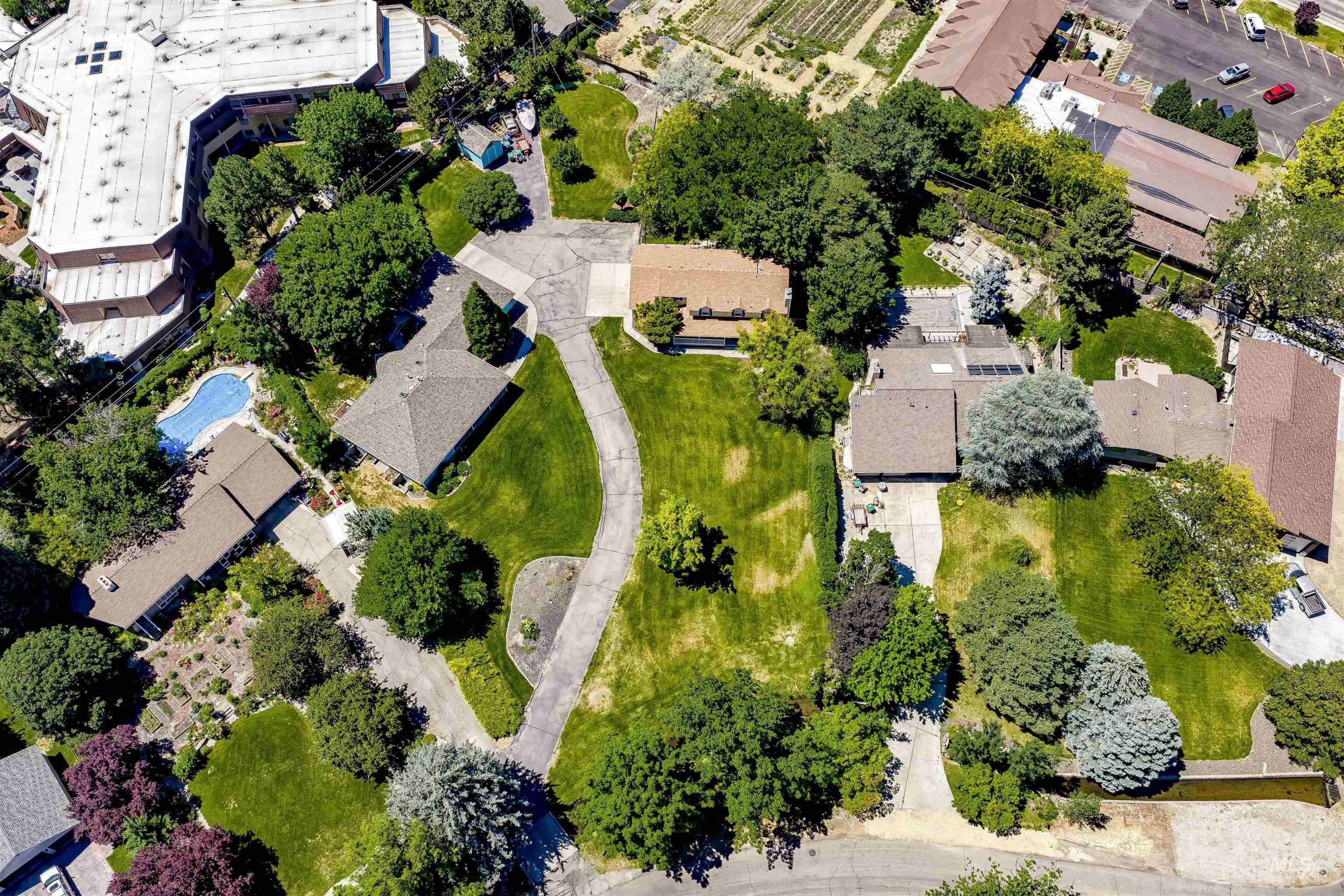 7201 W El Caballo Dr, Boise, Idaho 83704-7323, 4 Bedrooms, 2.5 Bathrooms, Residential For Sale, Price $799,900, 98991908