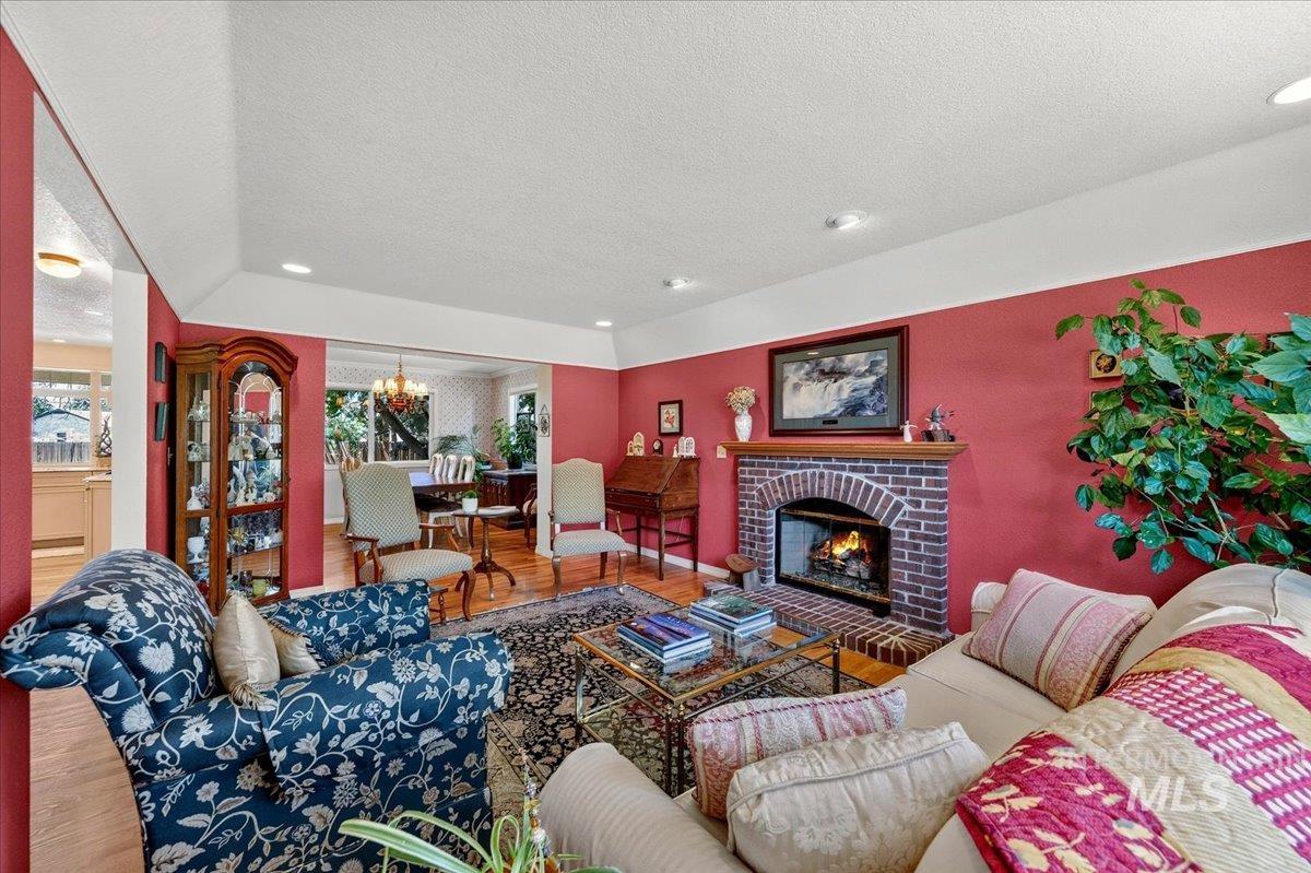 7201 W El Caballo Dr, Boise, Idaho 83704-7323, 4 Bedrooms, 2.5 Bathrooms, Residential For Sale, Price $799,900, 98991908