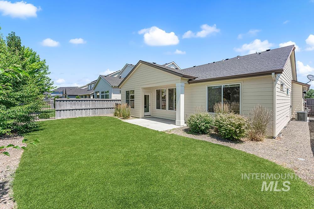 18415 Hush Creek Way, Nampa, Idaho 83687, 3 Bedrooms, 2 Bathrooms, Residential For Sale, Price $439,900, 98991909