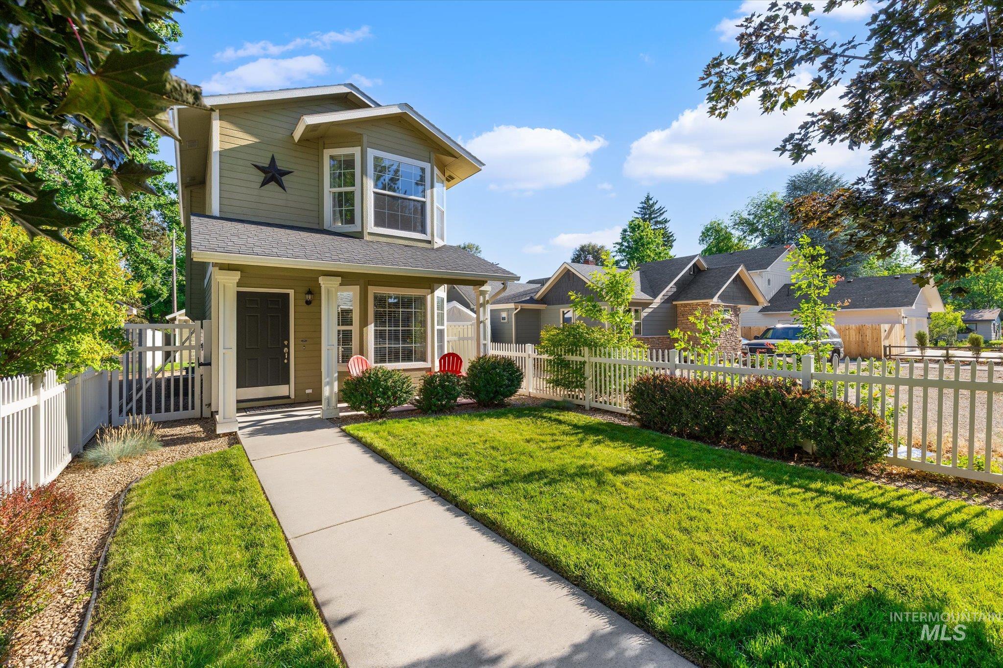 4311 W Holmes St., Boise, Idaho 83706, 2 Bedrooms, 1.5 Bathrooms, Residential For Sale, Price $399,000, 98991911