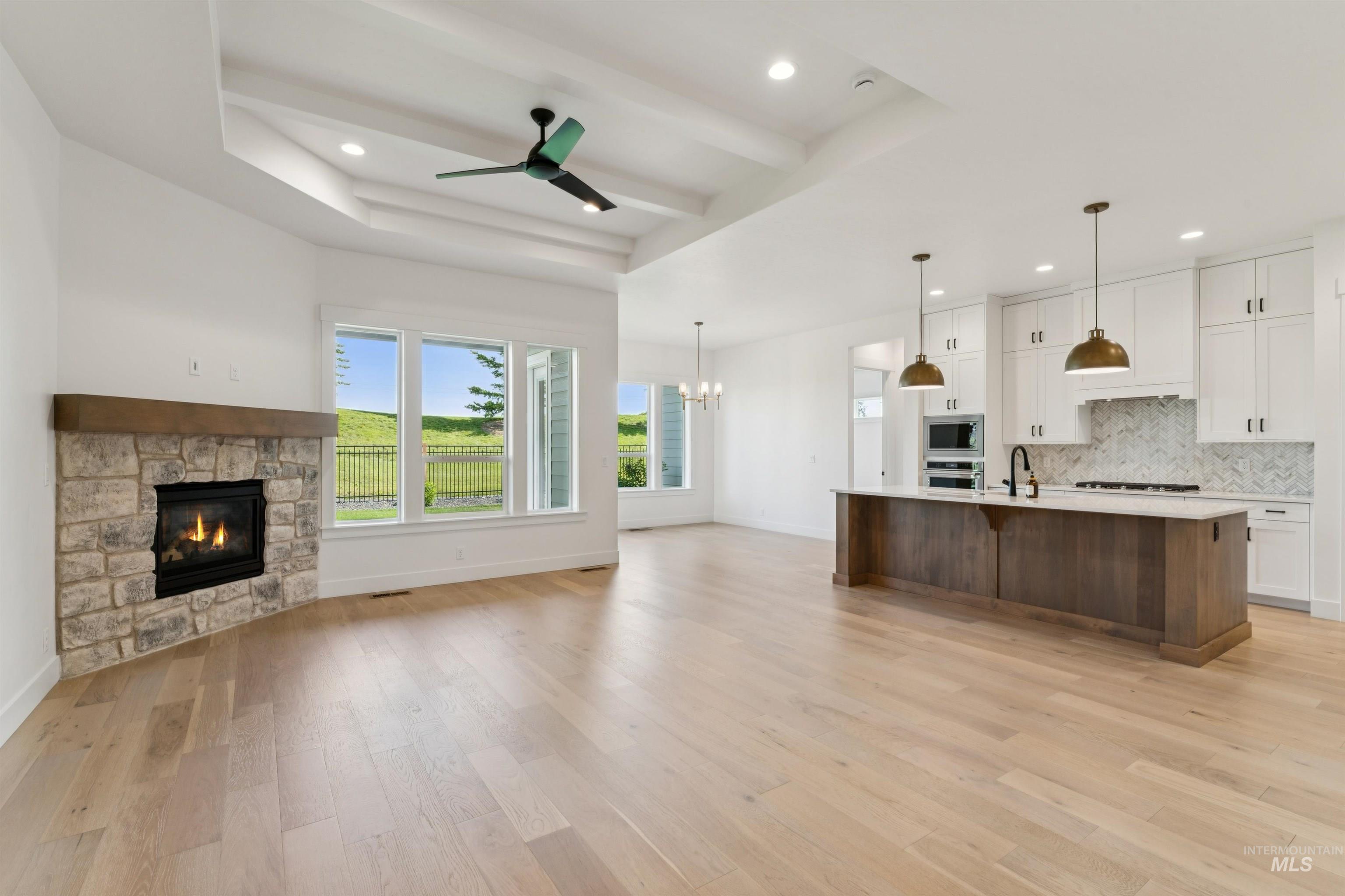 6742 W Piaffe St, Eagle, Idaho 83616, 3 Bedrooms, 2 Bathrooms, Residential For Sale, Price $749,990,MLS 98991913