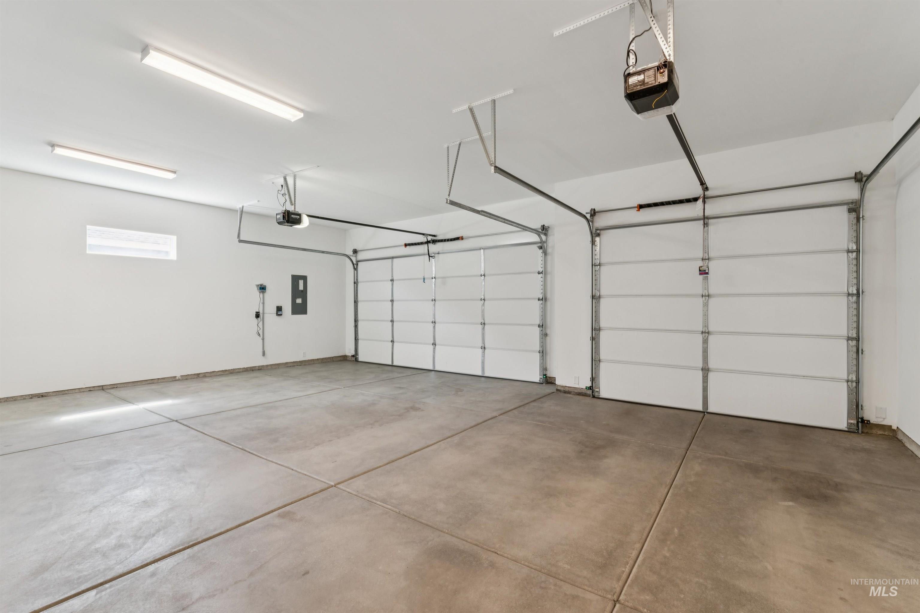 6742 W Piaffe St, Eagle, Idaho 83616, 3 Bedrooms, 2 Bathrooms, Residential For Sale, Price $749,990,MLS 98991913