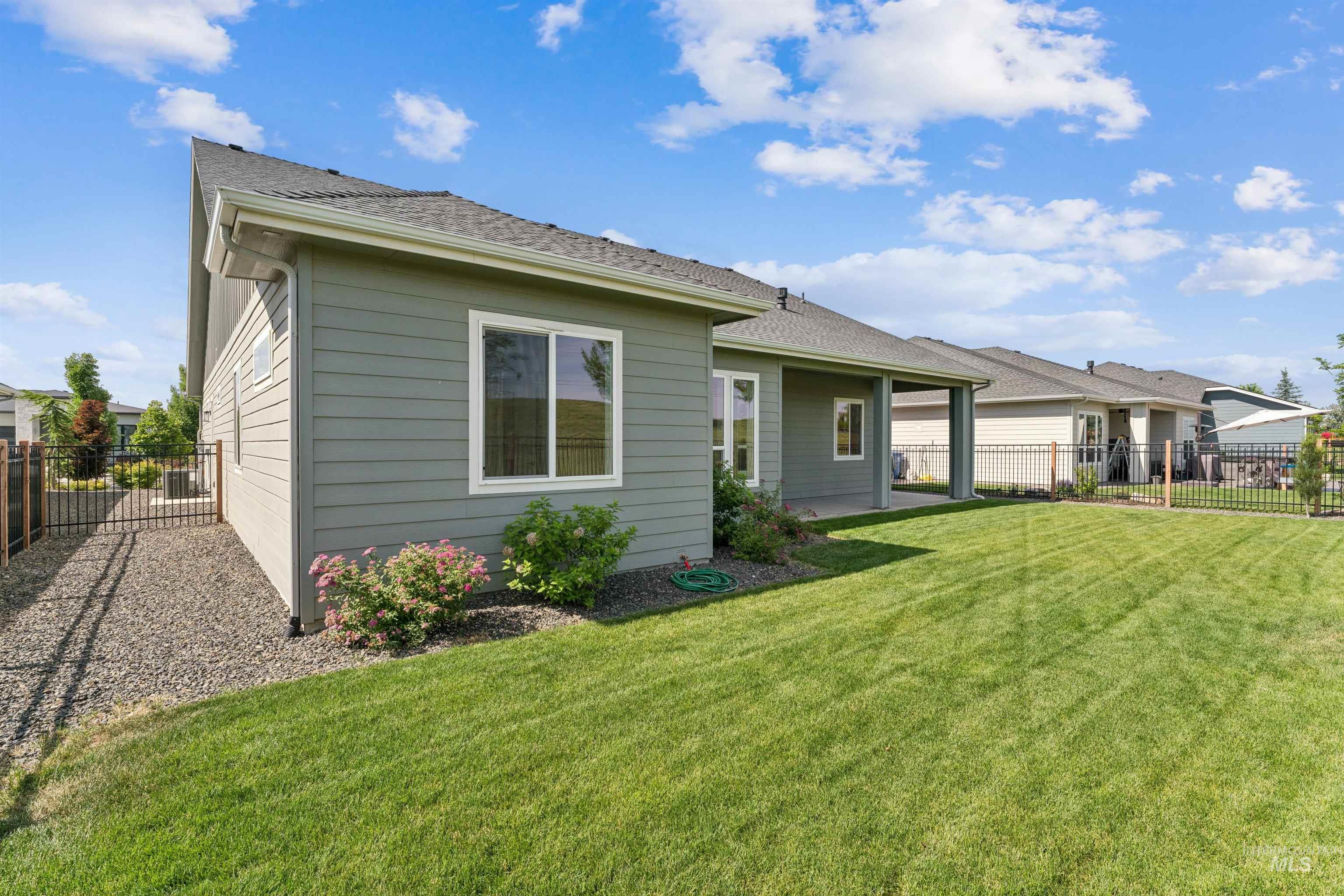 6742 W Piaffe St, Eagle, Idaho 83616, 3 Bedrooms, 2 Bathrooms, Residential For Sale, Price $749,990,MLS 98991913