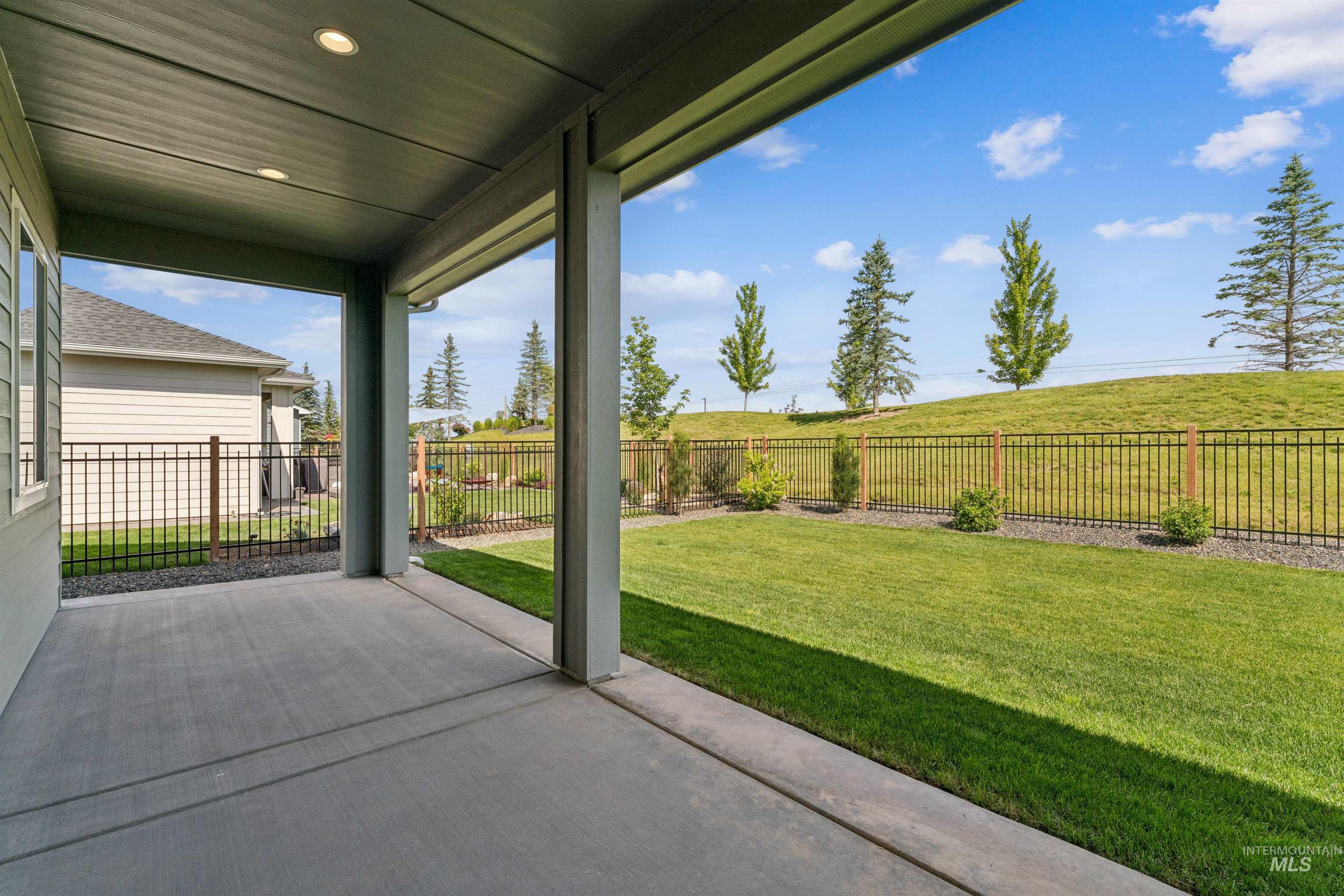 6742 W Piaffe St, Eagle, Idaho 83616, 3 Bedrooms, 2 Bathrooms, Residential For Sale, Price $749,990,MLS 98991913