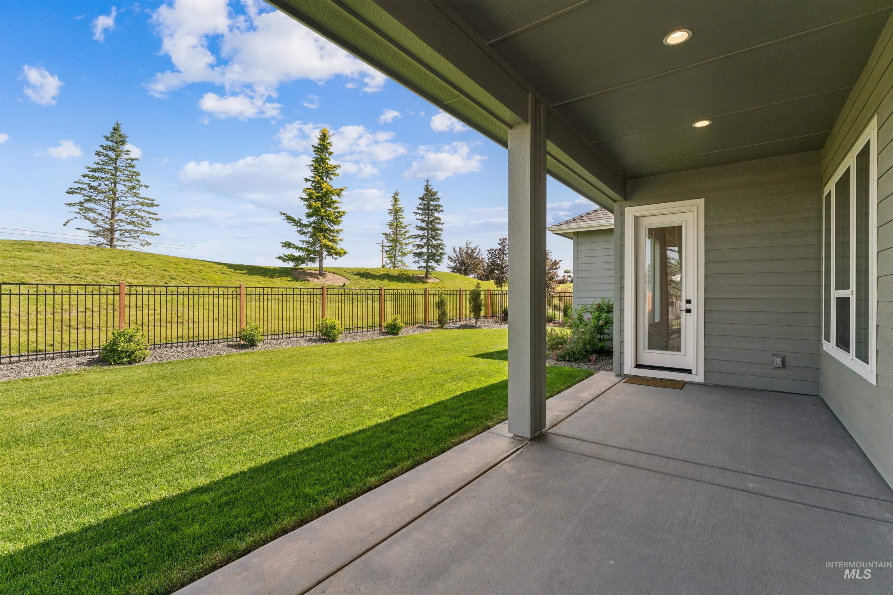 6742 W Piaffe St, Eagle, Idaho 83616, 3 Bedrooms, 2 Bathrooms, Residential For Sale, Price $749,990,MLS 98991913
