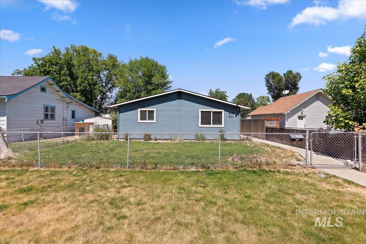 409 17th Avenue N, Nampa, Idaho 83687, 2 Bedrooms, 1 Bathroom, Residential Income For Sale, Price $399,900,MLS 98991916