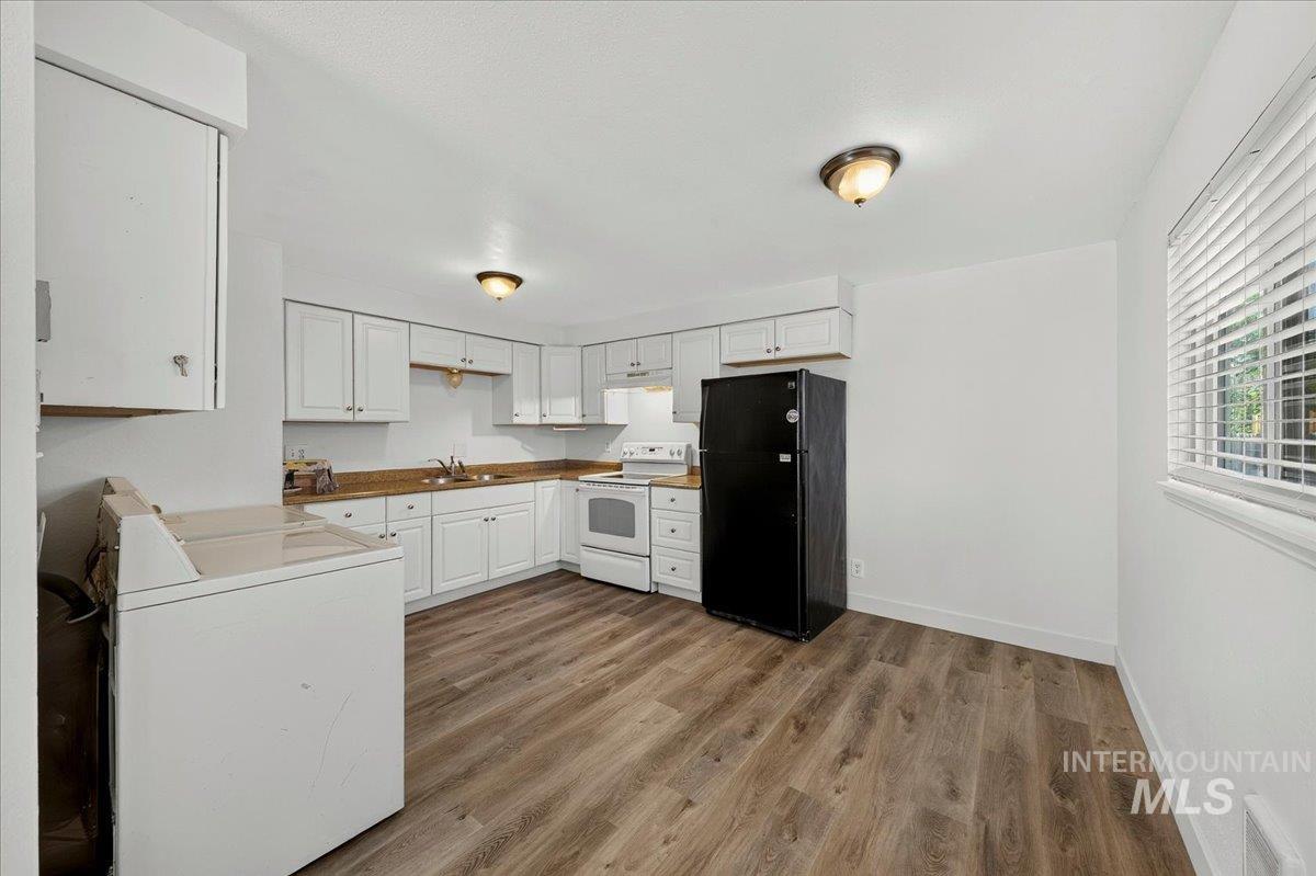 409 17th Avenue N, Nampa, Idaho 83687, 2 Bedrooms, 1 Bathroom, Residential Income For Sale, Price $399,900,MLS 98991916