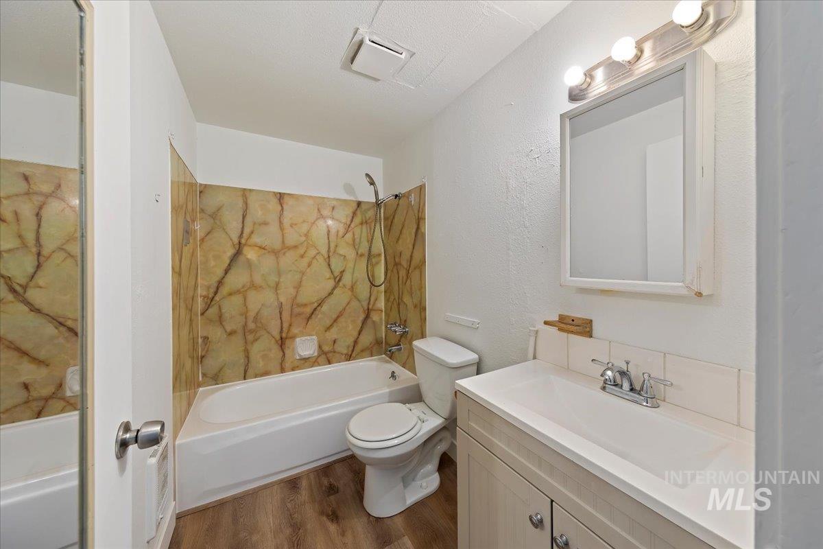 409 17th Avenue N, Nampa, Idaho 83687, 2 Bedrooms, 1 Bathroom, Residential Income For Sale, Price $399,900,MLS 98991916