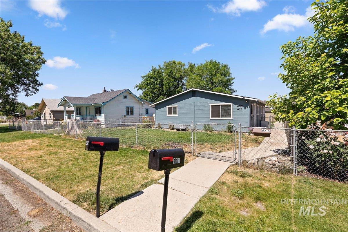 409 17th Avenue N, Nampa, Idaho 83687, 2 Bedrooms, 1 Bathroom, Residential Income For Sale, Price $399,900,MLS 98991916