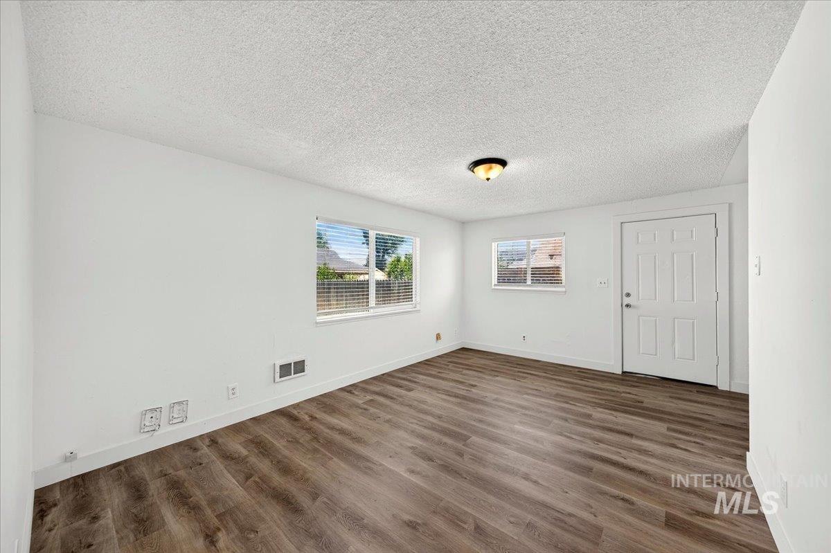 409 17th Avenue N, Nampa, Idaho 83687, 2 Bedrooms, 1 Bathroom, Residential Income For Sale, Price $399,900,MLS 98991916
