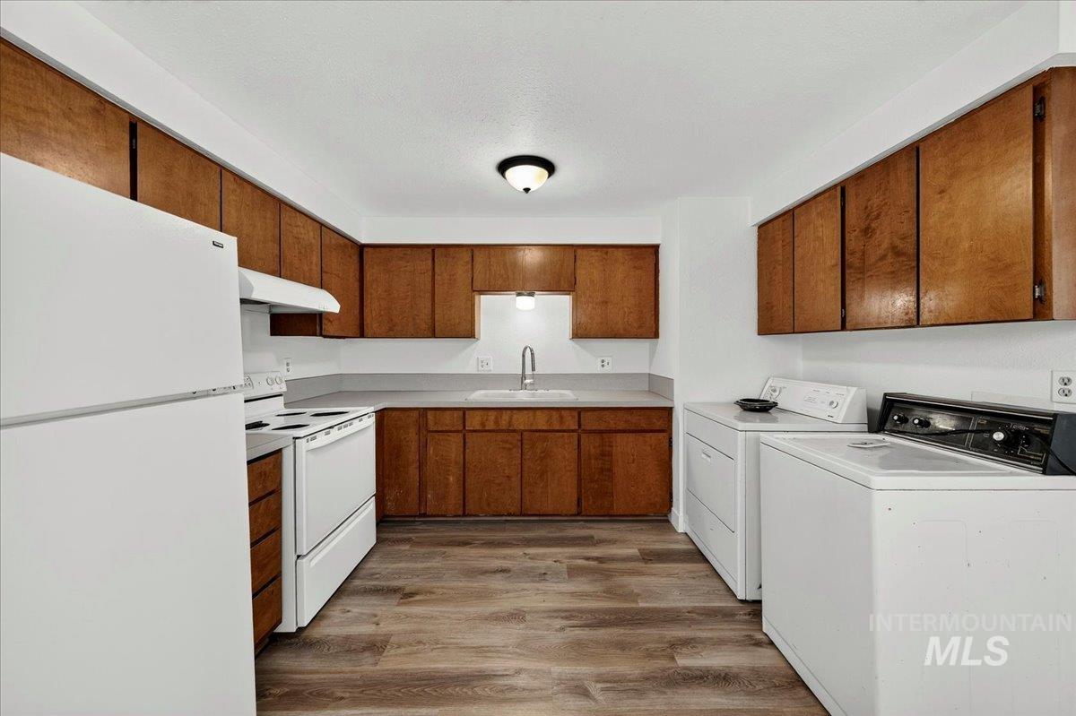 409 17th Avenue N, Nampa, Idaho 83687, 2 Bedrooms, 1 Bathroom, Residential Income For Sale, Price $399,900,MLS 98991916