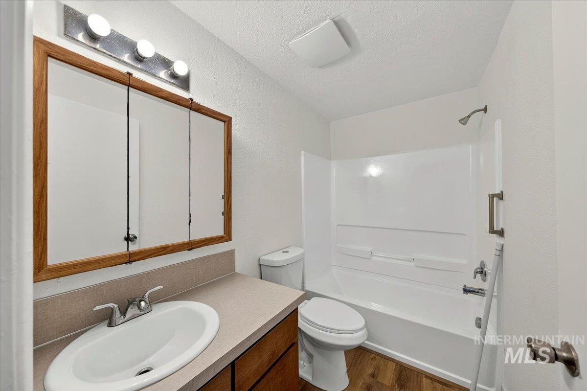 409 17th Avenue N, Nampa, Idaho 83687, 2 Bedrooms, 1 Bathroom, Residential Income For Sale, Price $399,900,MLS 98991916