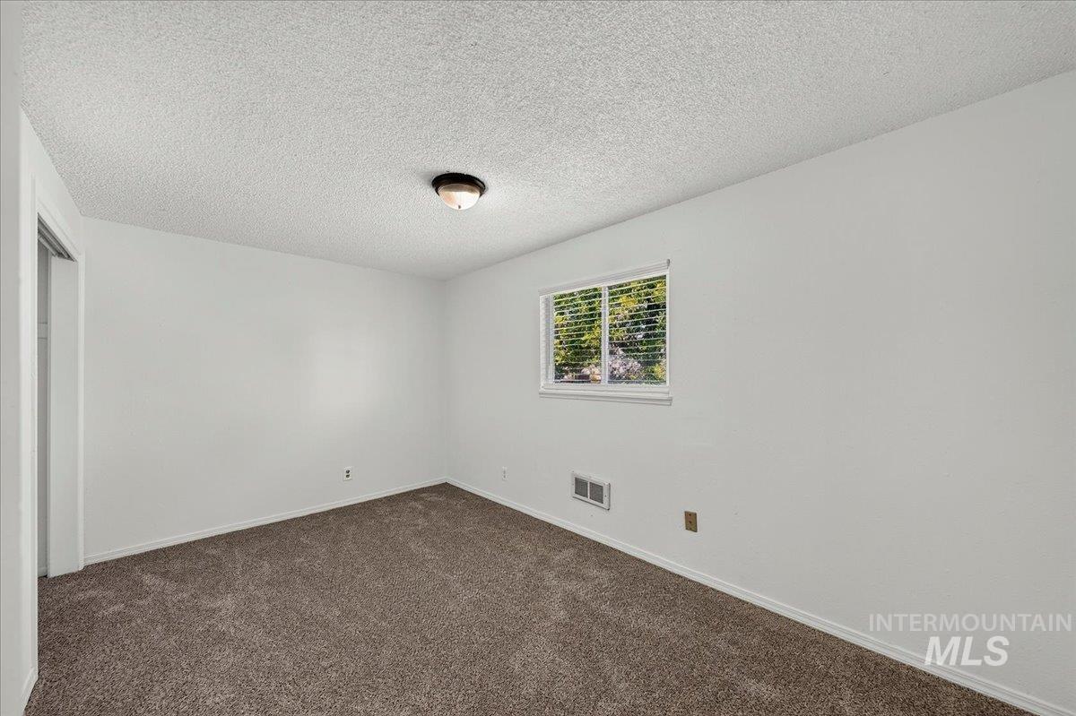 409 17th Avenue N, Nampa, Idaho 83687, 2 Bedrooms, 1 Bathroom, Residential Income For Sale, Price $399,900,MLS 98991916