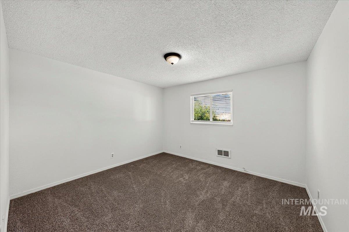 409 17th Avenue N, Nampa, Idaho 83687, 2 Bedrooms, 1 Bathroom, Residential Income For Sale, Price $399,900,MLS 98991916