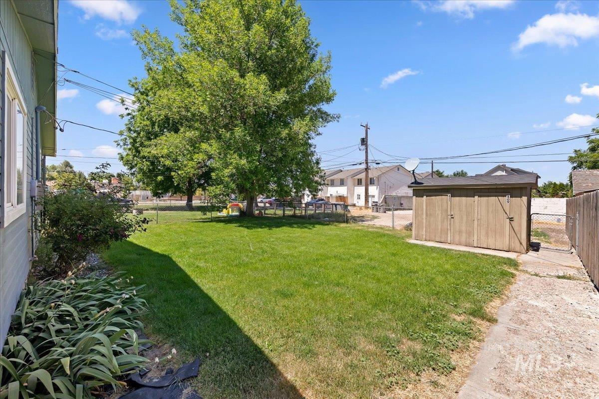 409 17th Avenue N, Nampa, Idaho 83687, 2 Bedrooms, 1 Bathroom, Residential Income For Sale, Price $399,900,MLS 98991916