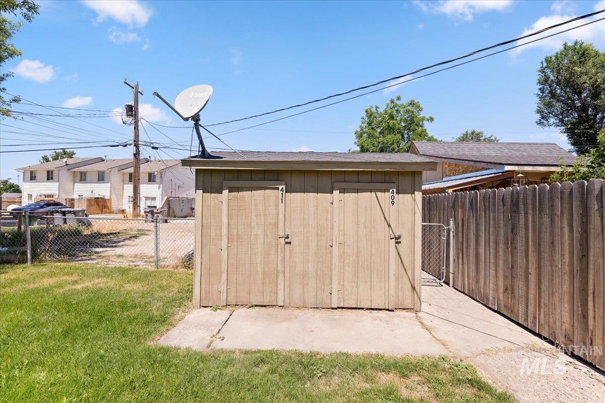 409 17th Avenue N, Nampa, Idaho 83687, 2 Bedrooms, 1 Bathroom, Residential Income For Sale, Price $399,900,MLS 98991916