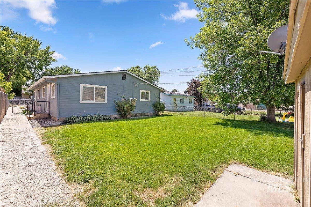 409 17th Avenue N, Nampa, Idaho 83687, 2 Bedrooms, 1 Bathroom, Residential Income For Sale, Price $399,900,MLS 98991916