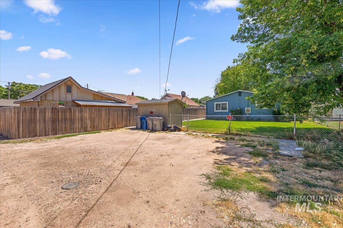 409 17th Avenue N, Nampa, Idaho 83687, 2 Bedrooms, 1 Bathroom, Residential Income For Sale, Price $399,900,MLS 98991916