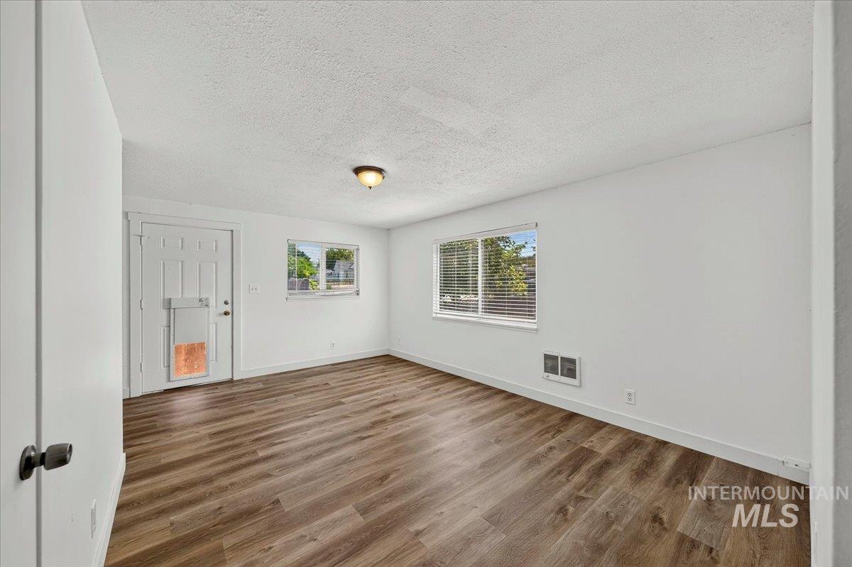 409 17th Avenue N, Nampa, Idaho 83687, 2 Bedrooms, 1 Bathroom, Residential Income For Sale, Price $399,900,MLS 98991916