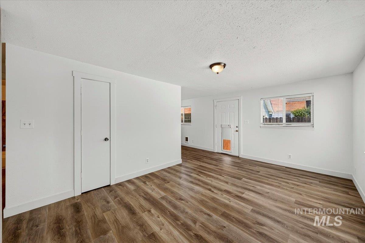 409 17th Avenue N, Nampa, Idaho 83687, 2 Bedrooms, 1 Bathroom, Residential Income For Sale, Price $399,900,MLS 98991916